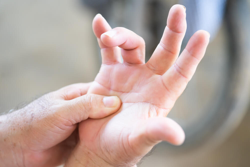 finger hurts to bend but not swollen
